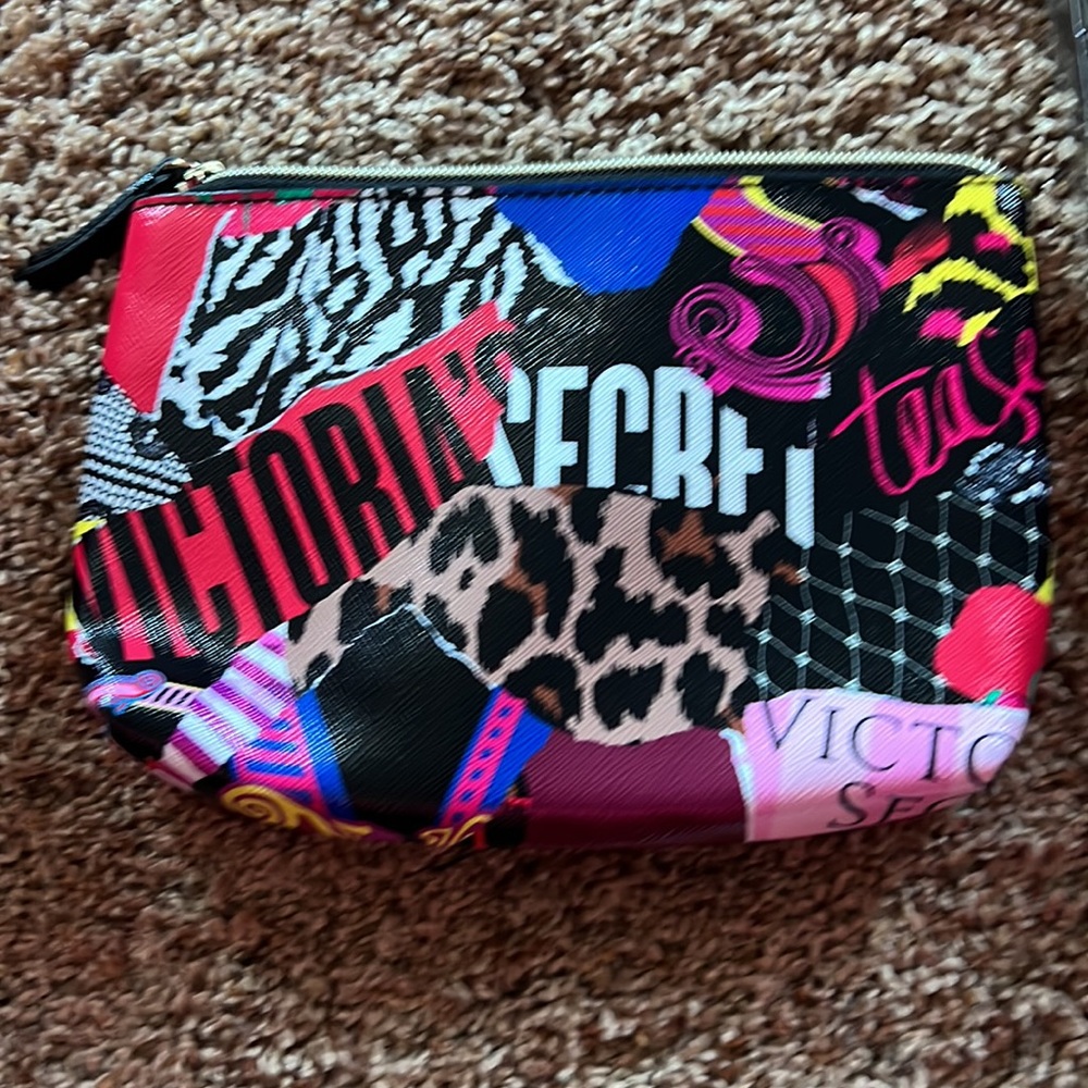 Makeup Bag And Brush Bundle - image 2